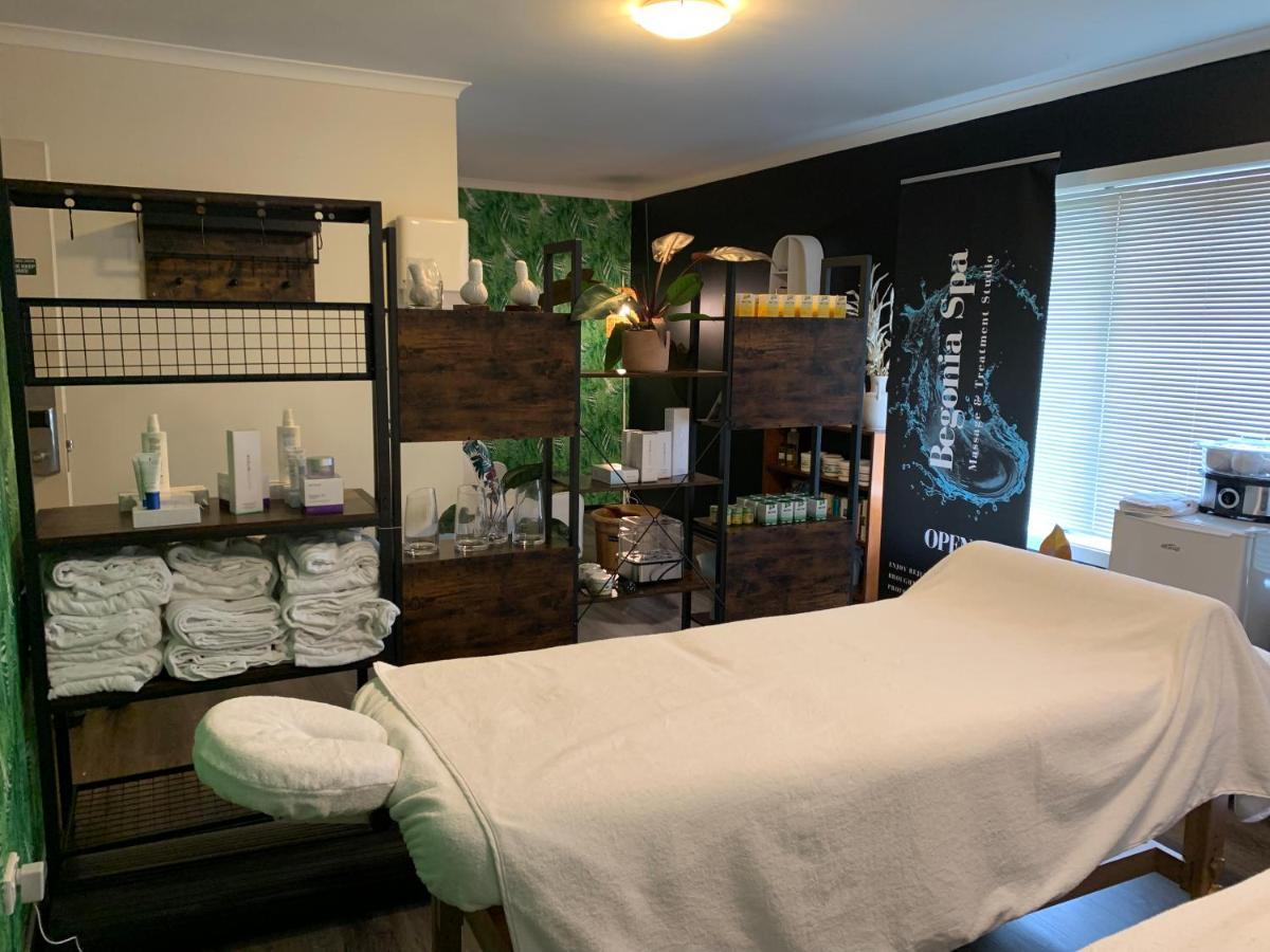 B-Ks Premier Motel Палмерстън Норт Екстериор снимка