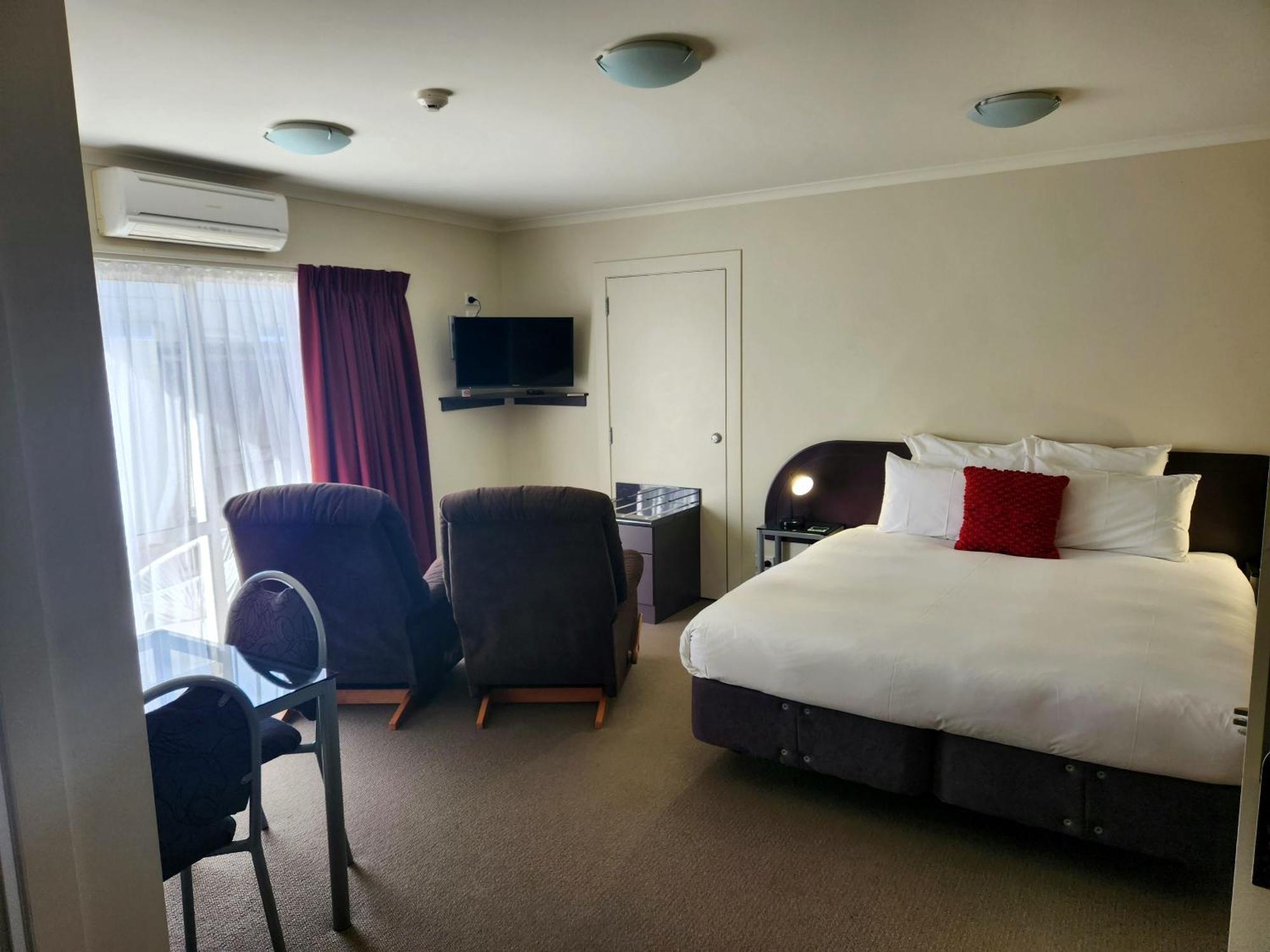 B-Ks Premier Motel Палмерстън Норт Екстериор снимка