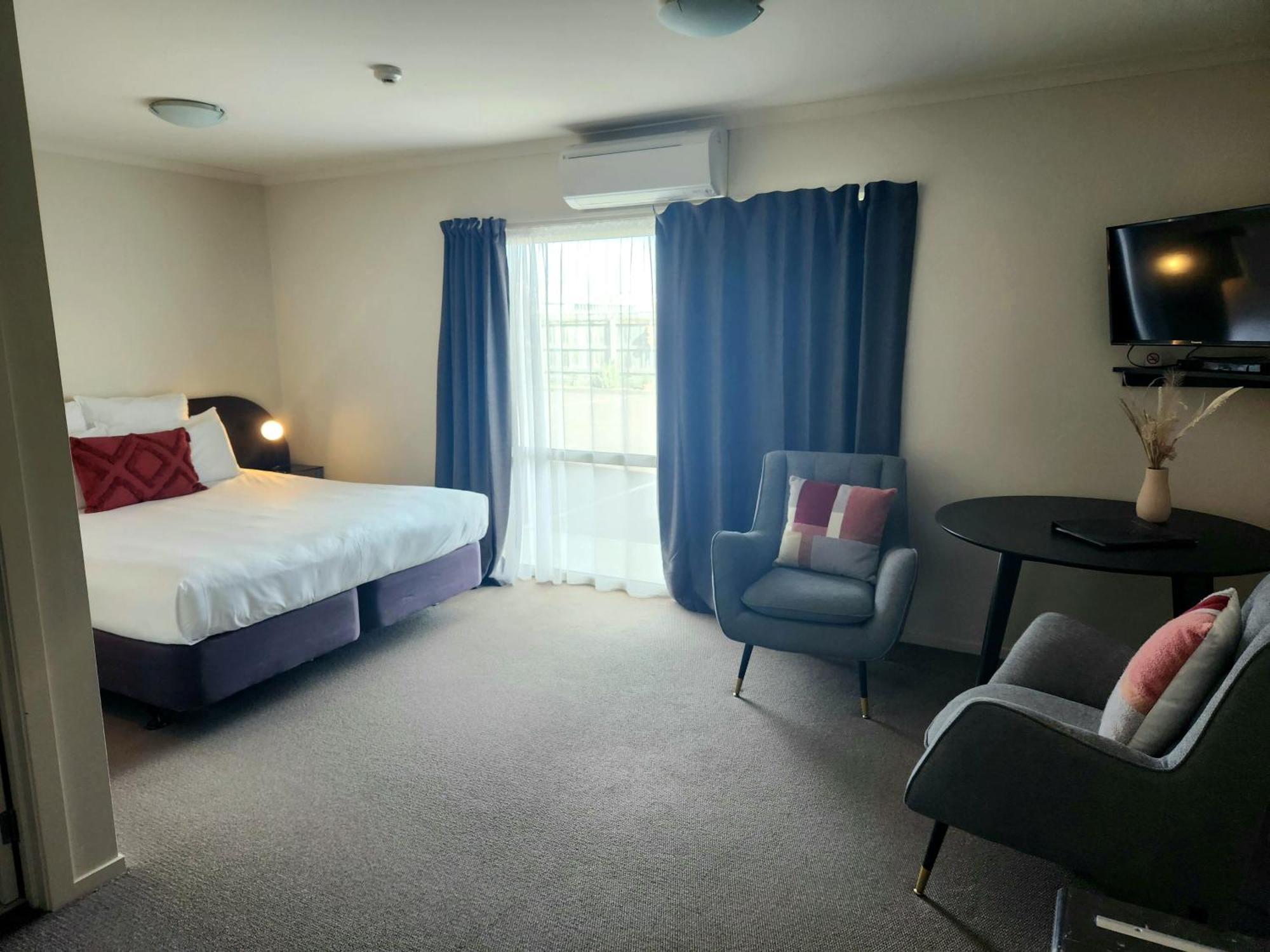 B-Ks Premier Motel Палмерстън Норт Екстериор снимка