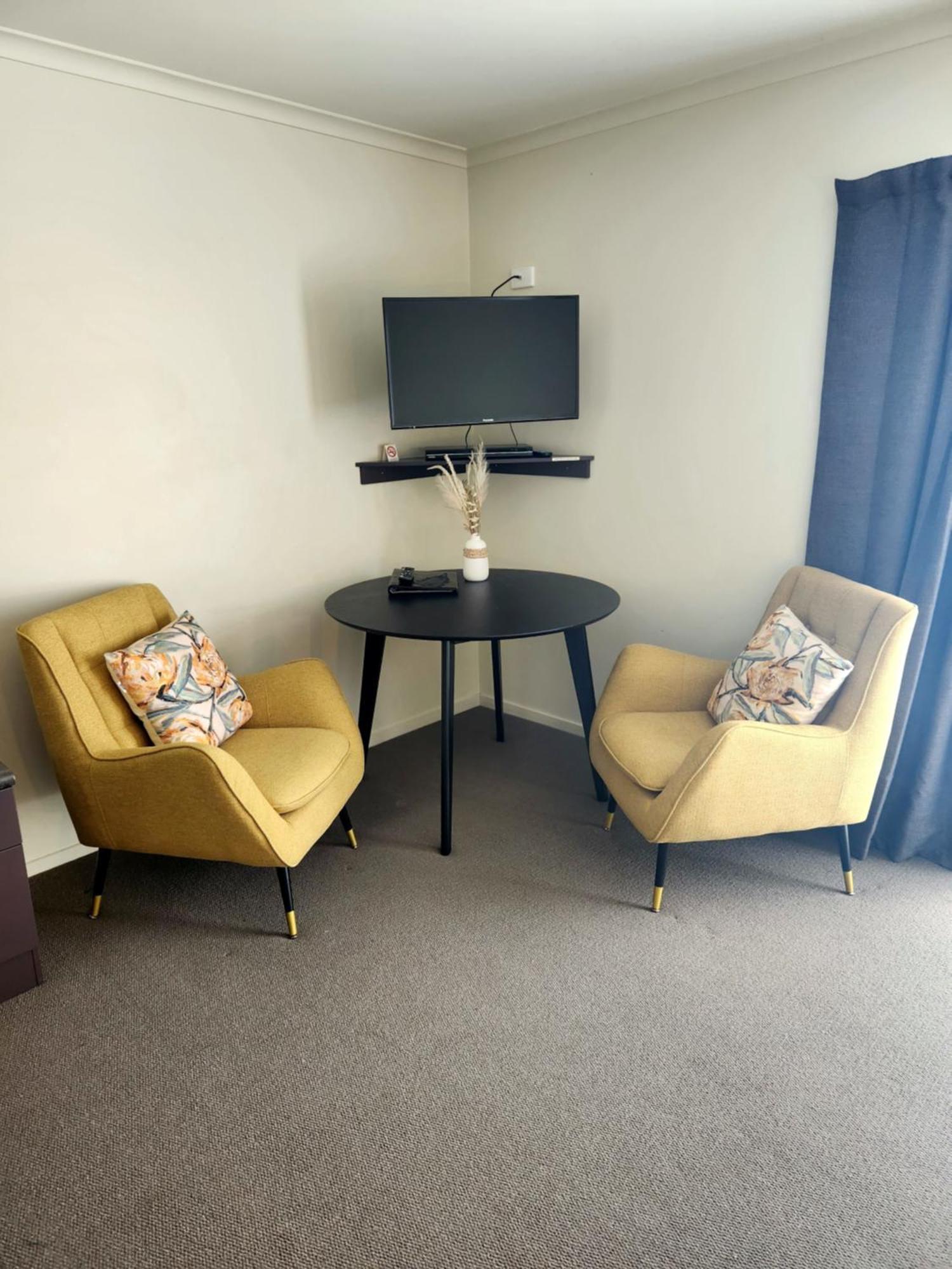 B-Ks Premier Motel Палмерстън Норт Екстериор снимка