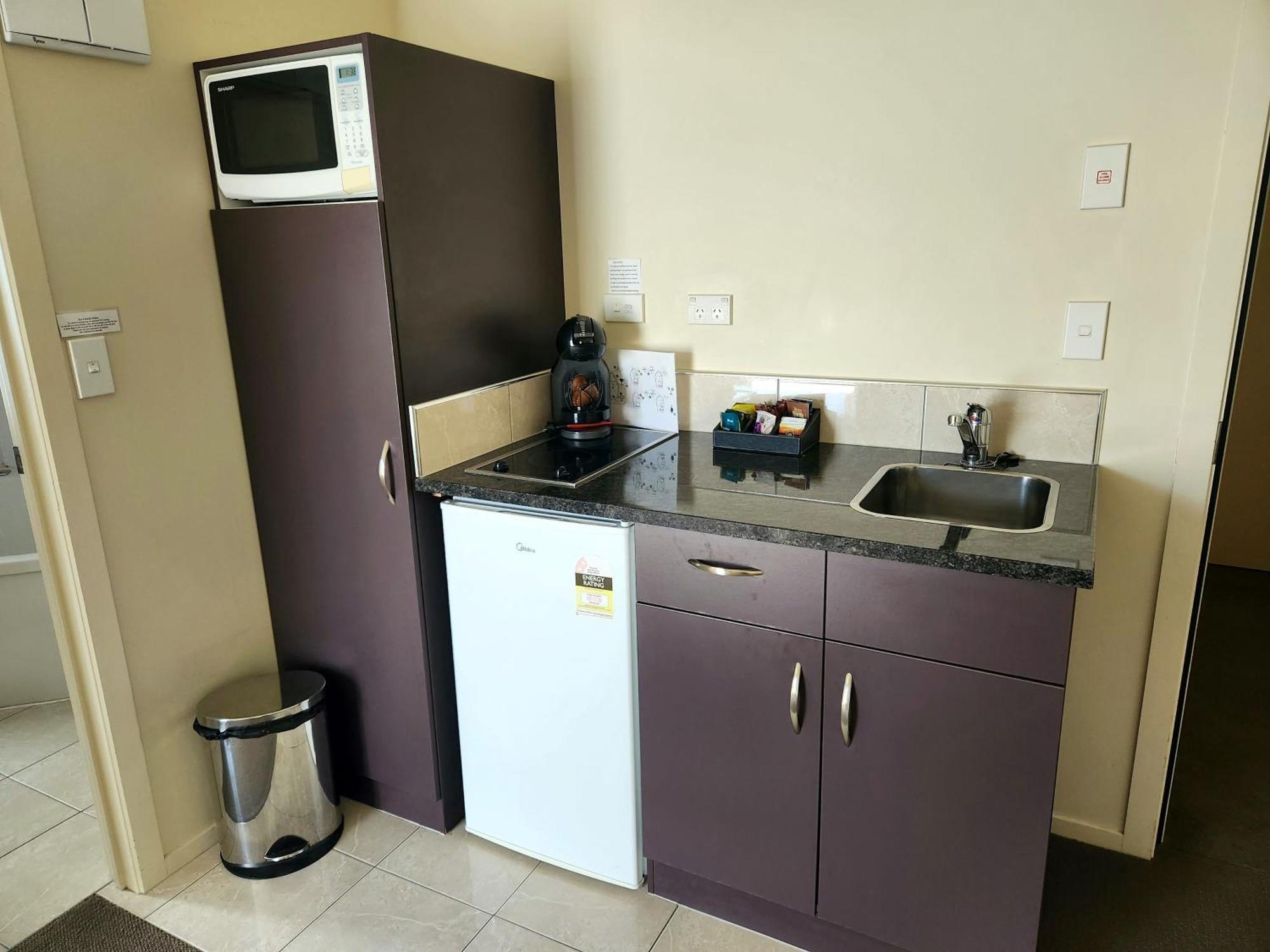 B-Ks Premier Motel Палмерстън Норт Екстериор снимка