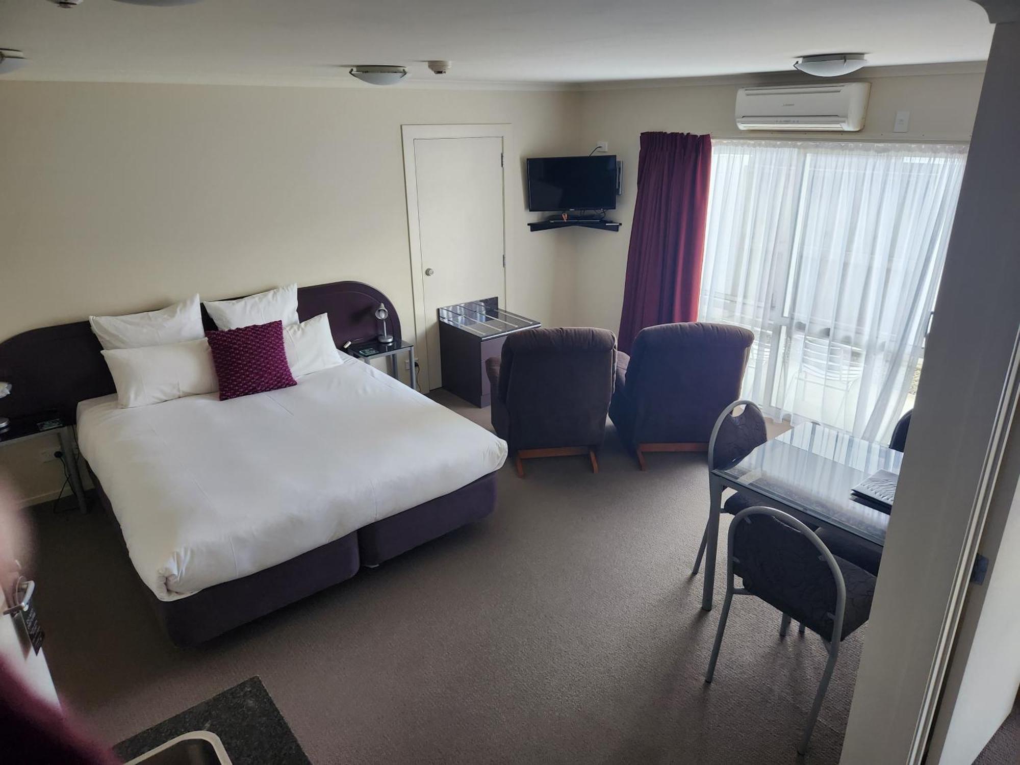 B-Ks Premier Motel Палмерстън Норт Екстериор снимка