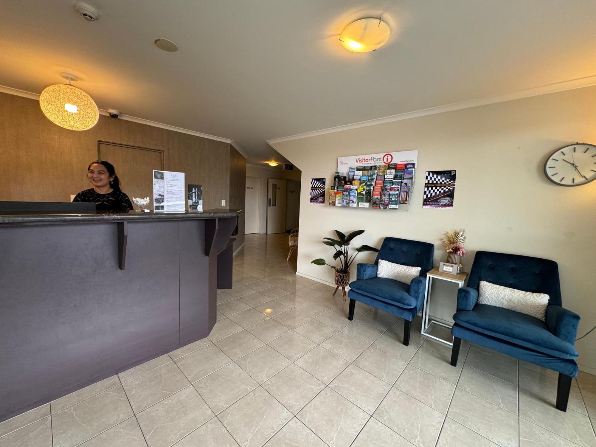 B-Ks Premier Motel Палмерстън Норт Екстериор снимка
