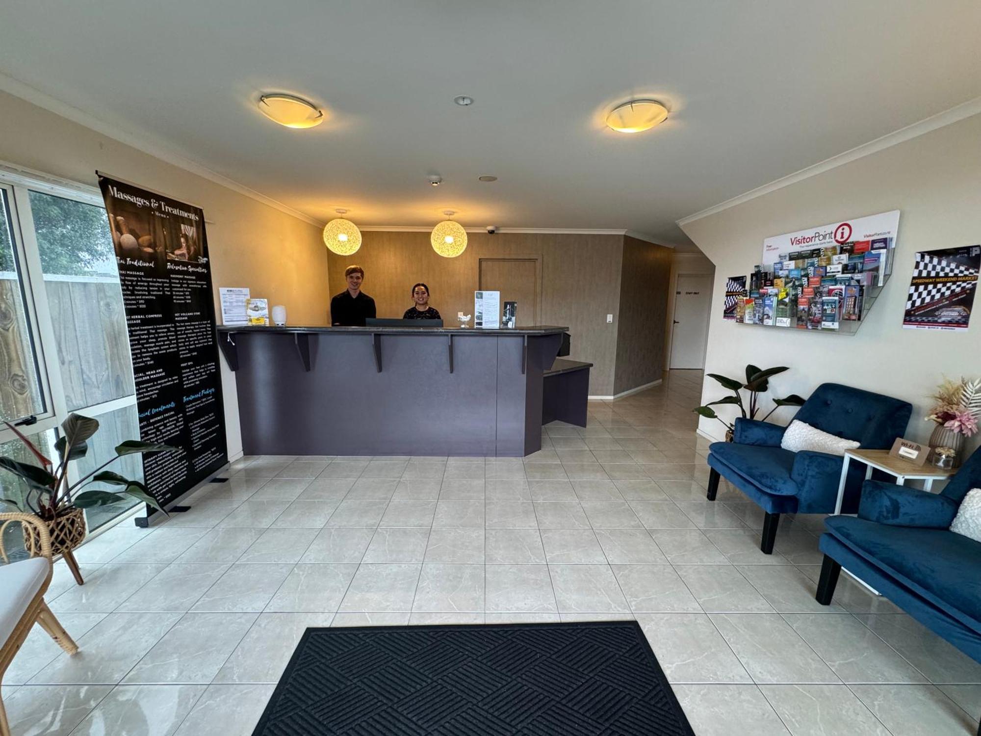 B-Ks Premier Motel Палмерстън Норт Екстериор снимка