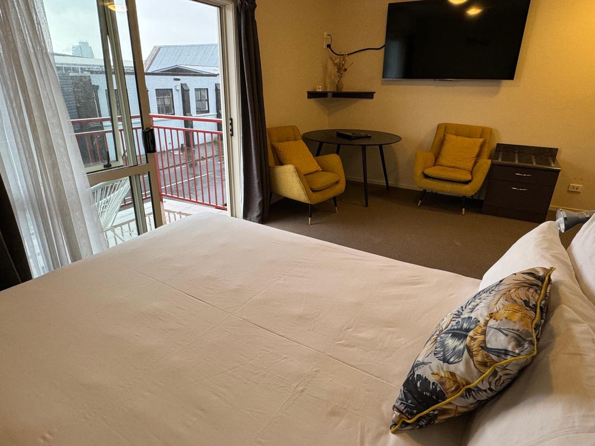B-Ks Premier Motel Палмерстън Норт Екстериор снимка